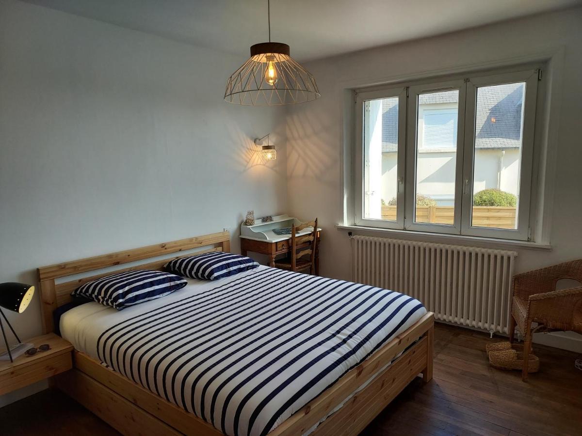 Maison Au Coeur Du Bourg, Plages A Pied Плугану Екстериор снимка