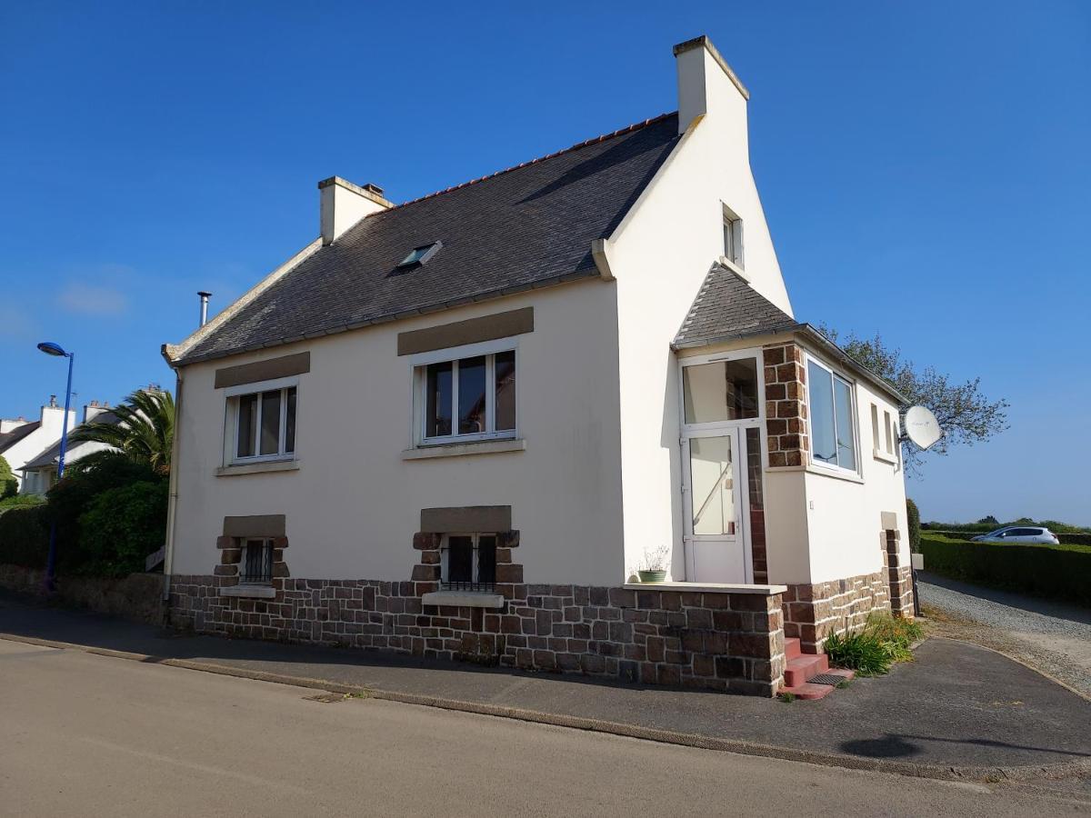 Maison Au Coeur Du Bourg, Plages A Pied Плугану Екстериор снимка